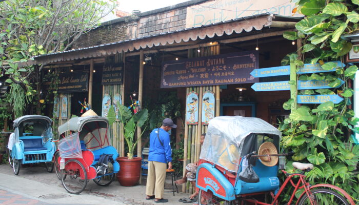 Kampung Batik Kauman Surakarta: Jejak Tradisi di Tengah Modernisasi