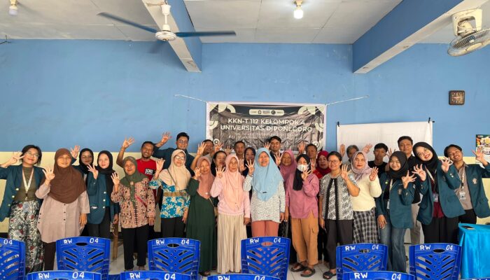 Mahasiswa KKN-T 112 UNDIP Sosialisasikan Program “Bina Keluarga Bebas Diabetes” di RW IV Ngemplak Simongan